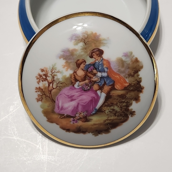 Vtg Limoges Porcelain Trinket Box Victorian Couple France Fragonard Romantic - Picture 7 of 15